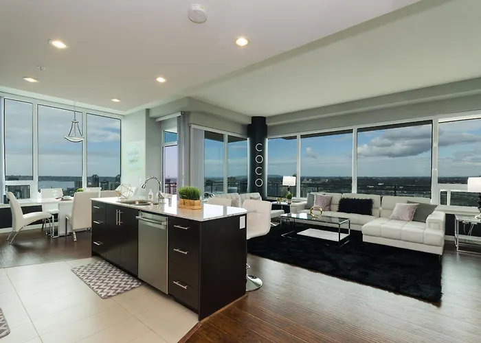 Downtown San Diego 2600Sqft Chanel Penthouse